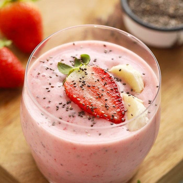 strawberry chia seed smoothie